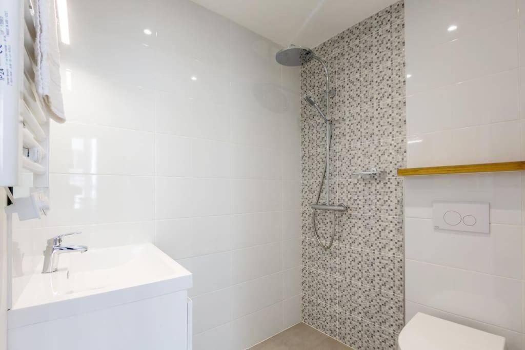 La Chambre Liberte 2, Sdb Privative Et Tv, Cuisine Salon Partages, Confort Et Hypercentre Brest Exteriör bild